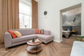Jaracza Bright Apartment Łódź by Noclegi Renters